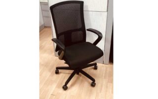 Mesh ergonomic swivel office chair